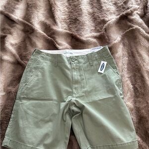 Old Navy Men's Olive Flat Front Shorts